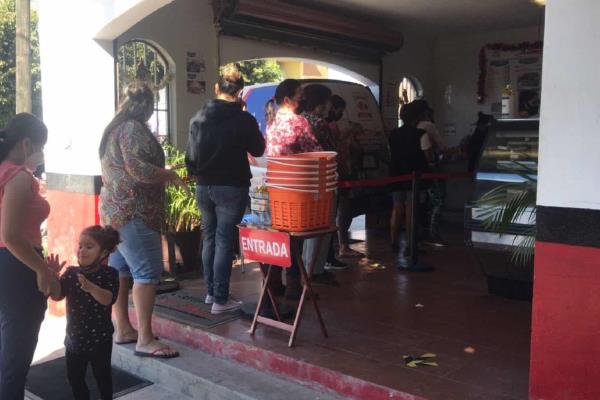 Largas filas en carnicerías; comienzas las compras de pánico