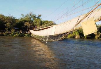 Colapsa puente en La Galera, El Fuerte y caen al agua cuatro personas