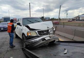 Carambola provoca caos vehicular en Los Mochis sobre la México 15