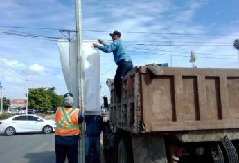 Retiran publicidad de calles y bulevares de Los Mochis