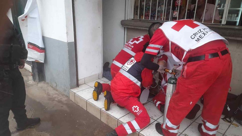 Hombre muere en el baño de un expendio, fue por «una promo»