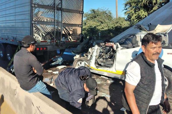 Hombre queda gravemente herido tras chocar contra la caja de tráiler