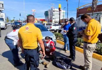 Motociclista resulta lesionado en desigual choque