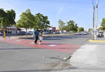 Instalan paso peatonal en bulevar Benjamín Hill en el sector Barrancos