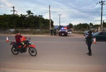 Implementan operativo contra motociclistas que no portan casco, en Ahome