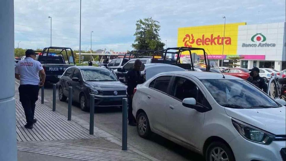 Policías Municipales de Mazatlán frustran asalto en Plaza Acaya