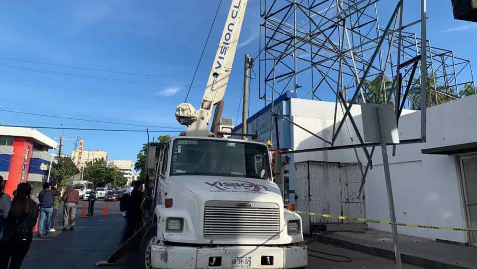 Suman 112 espectaculares retirados con el programa «Limpiemos Culiacán»