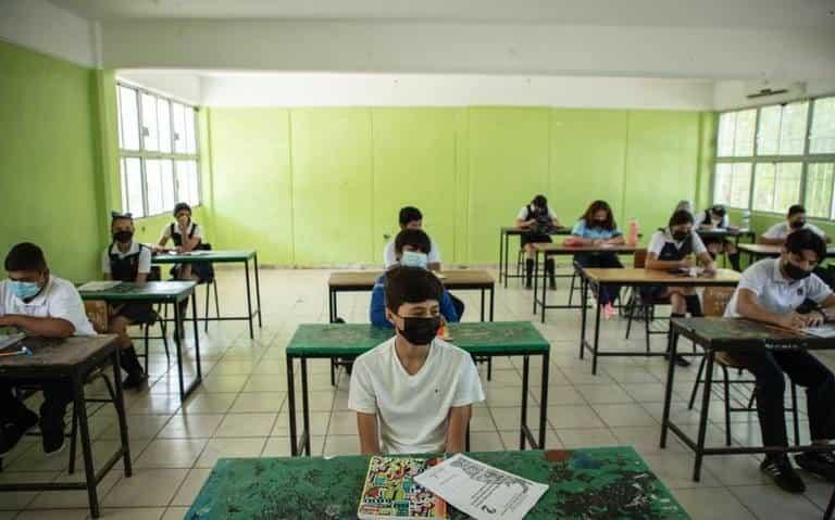 Con vacuna de refuerzo, más de 60 mil maestros regresan a las aulas este lunes: SEPyC