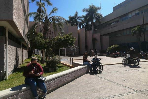 Enfermeros suplentes del IMSS Los Mochis se quejan de falta de bases laborales