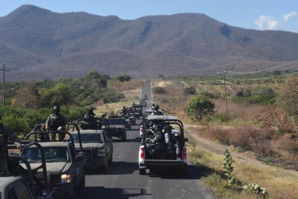 Ejército Mexicano realiza operativos en Michoacán y decomisa droga, armas y vehículos blindados