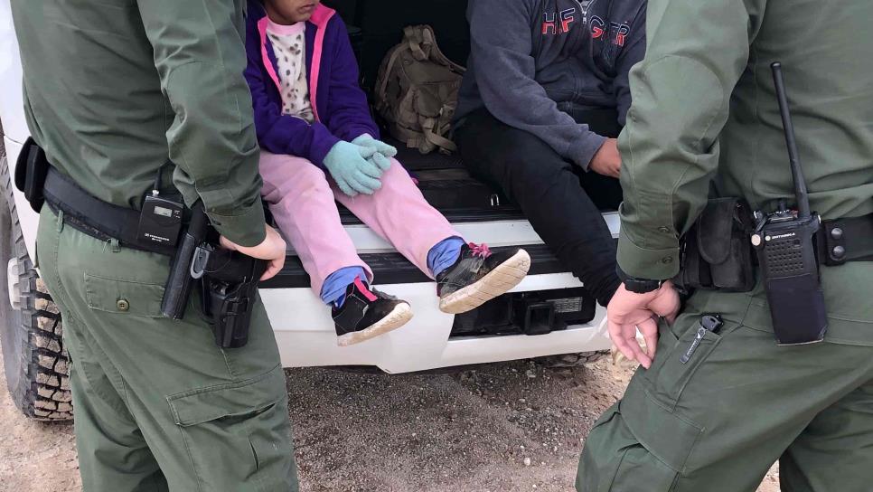 Hallan en una semana más de 160 niños migrantes solos en Del Río, Texas