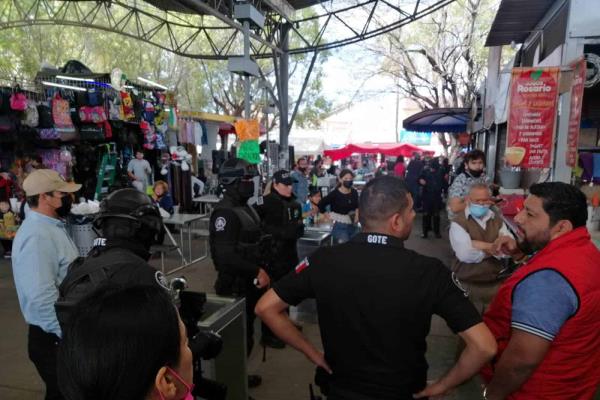 Podrían clausurar puestos de taqueros que ocasionaron riña en Mercado Zona 030