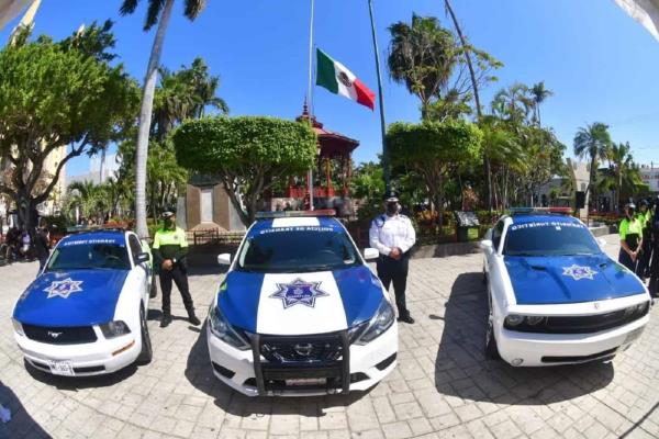 Donan tres patrullas para operativo del Carnaval
