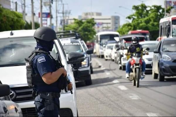 Policías rescatan a 3 víctimas de secuestro virtual en un hotel del centro de Culiacán