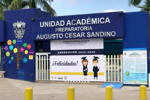 «No soy una misógina, se midió la falda a petición de alumnas»: directora