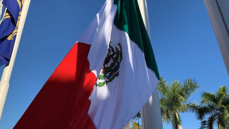 Conmemora la UAS el Día de la Bandera de México