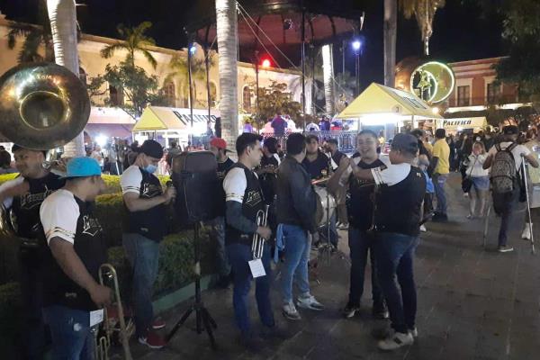 Músicos reactivan su trabajo en la Plazuela Machado