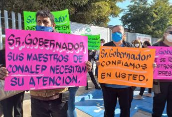 Inician clases en Conalep sin maestros; toman las instalaciones