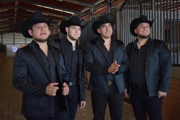 La banda Calibre 50 vive una doble transformación