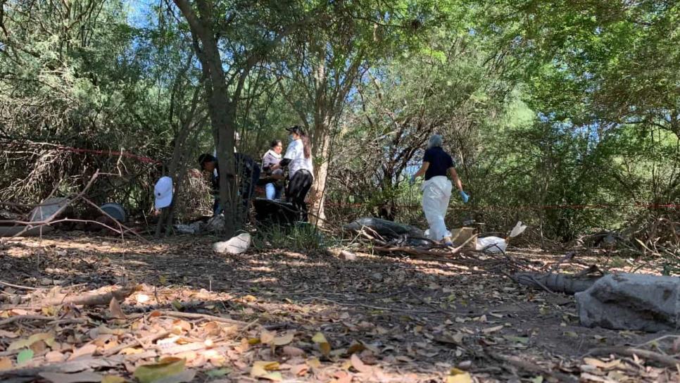 Hallan dos cuerpos en fosa, en El Paredón Blanco, Sinaloa