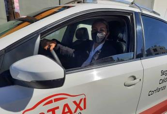 El volante se convirtió en su aliado; Blanca es una ejemplar taxista en Mazatlán