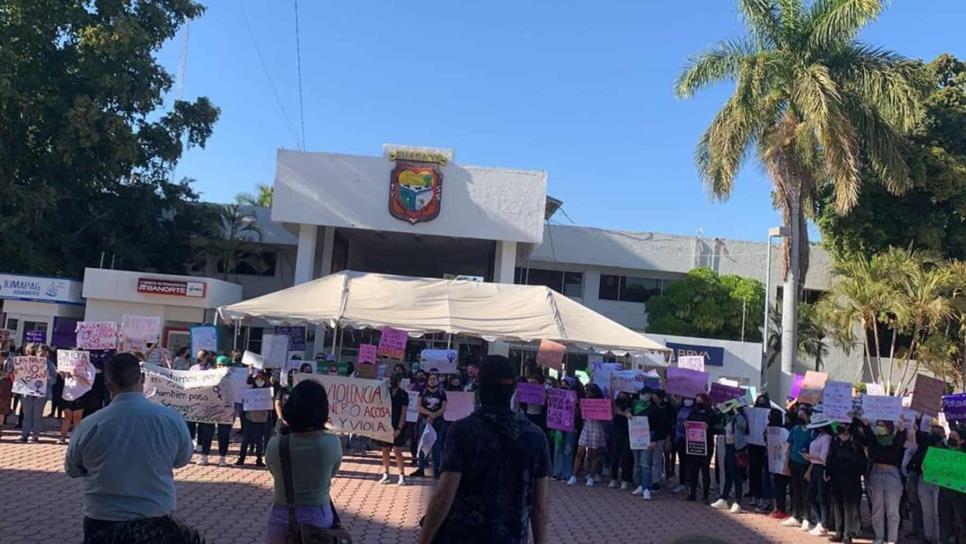 Marchas feministas llenan de emoción al Alcalde de Guasave, las exhorta no no detener su lucha