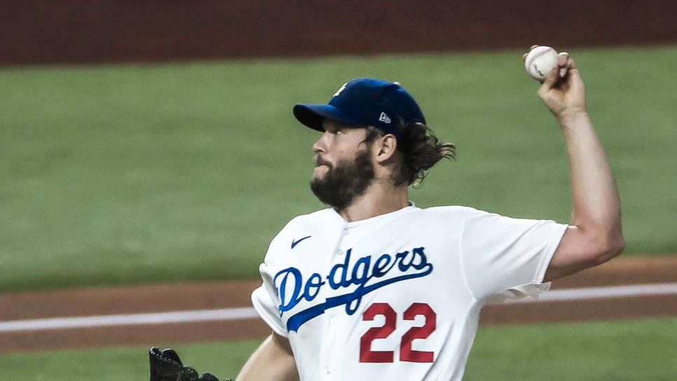 Clayton Kershaw se queda con los Dodgers