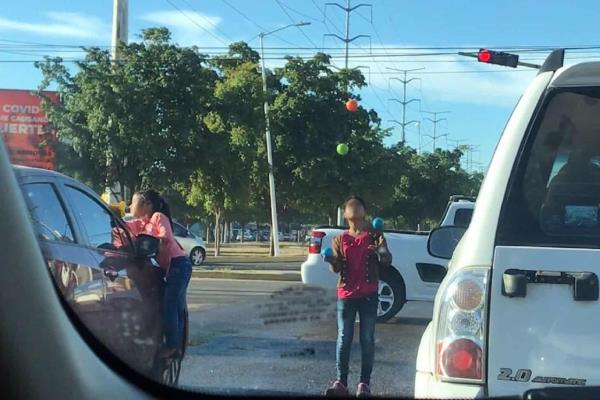 Rescata DIF a 59 niños víctima de explotación infantil en cruceros de Culiacán