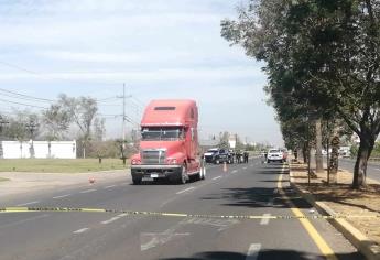 A balazos, matan a trailero en la salida sur de Culiacán