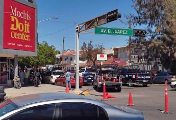 Ciudadanos frustran violento asalto a un mujer tras salir de un banco en Los Mochis