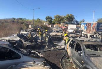 Fueron 22 vehículos incendiados en la pensión municipal de Mazatlán