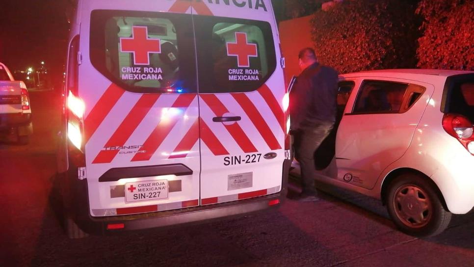 Sujetos amarran y golpean a un hombre en el cruce de la carrtera La 20 y la Culiacán-Eldorado