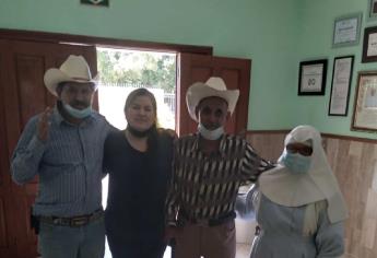 Policías encuentran a los dos adultos con Alzheimer, uno estaba tirado con golpe de calor