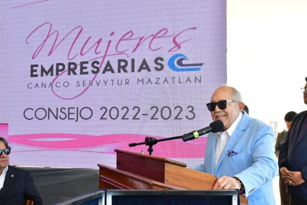 «Mejor una playa incluyente que una nudista», dice «El Químico» Benítez