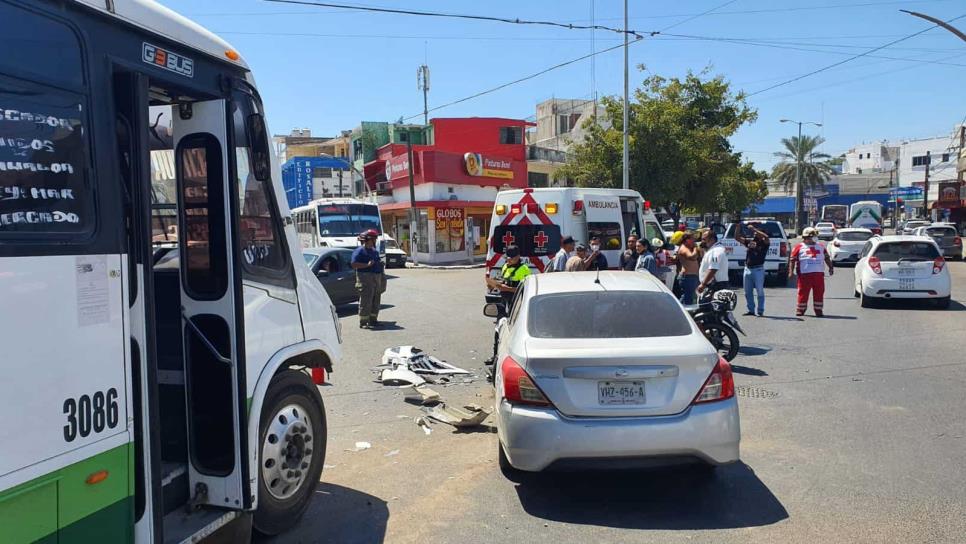 Choque deja a 3 personas heridas en Mazatlán