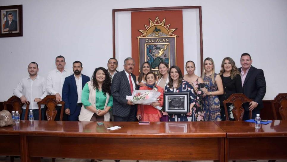 Entregan el premio Mujer Culiacanense 2022