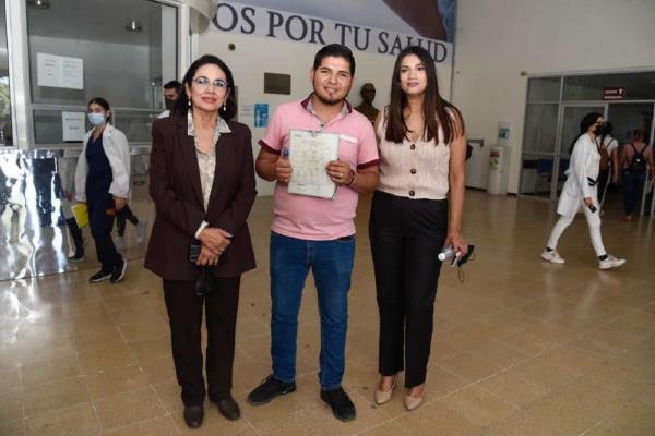 Dan de alta a Ana Priscila, joven baleada en Las Canteras