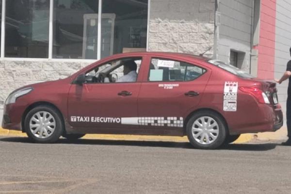 Taxistas continuarán con uso de cubrebocas por prevención