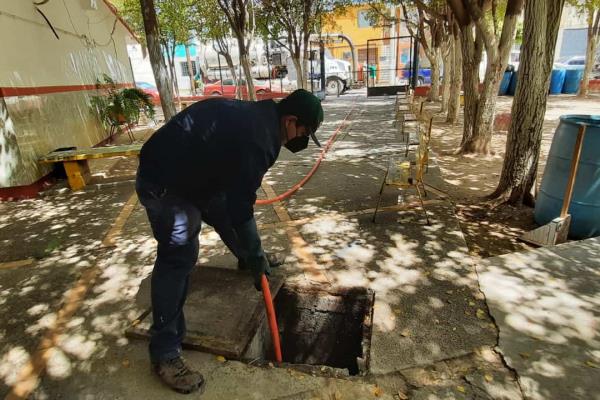 Atiende JAPAMA queja de drenaje en Cristóbal Colón; ISIFE hará tubería nueva