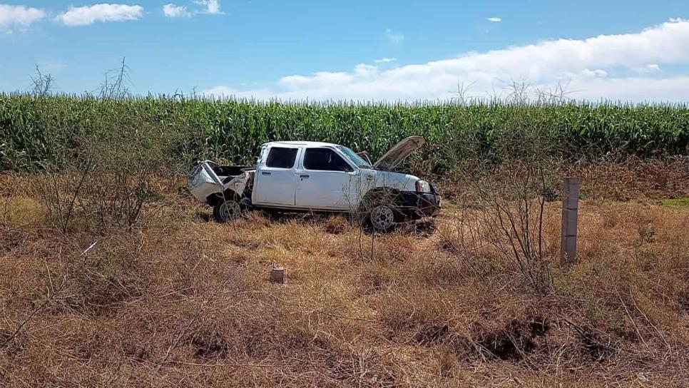 Hombre termina grave al volcar en su camioneta en el Valle de El Carrizo