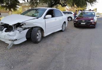 Choque en Los Mochis deja a una mujer lesionada