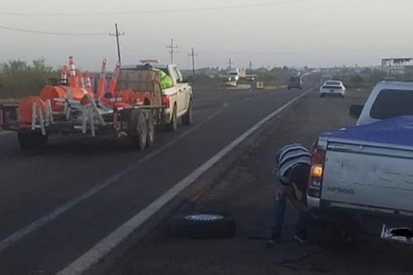 Denuncian «baches que ponchan llantas» en la México-15