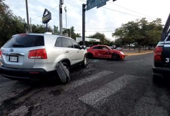 Choque de autos deja un lesionado en el sector Las Quintas, Culiacán