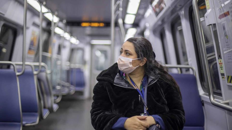 Jueza revoca la orden de usar mascarillas en el transporte público en EEUU