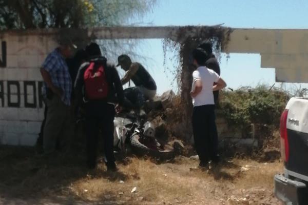 Tres personas lesionadas, deja un accidente de motocicleta en Mochicahui, El Fuerte