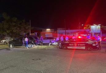 Camioneta arrolla a repartidor de pizzas en el fraccionamiento Los Ángeles, en Culiacán