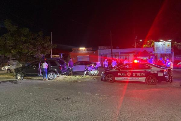 Camioneta arrolla a repartidor de pizzas en el fraccionamiento Los Ángeles, en Culiacán