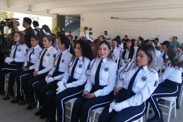 Se gradúan 30 mujeres como auxiliares viales de Ahome