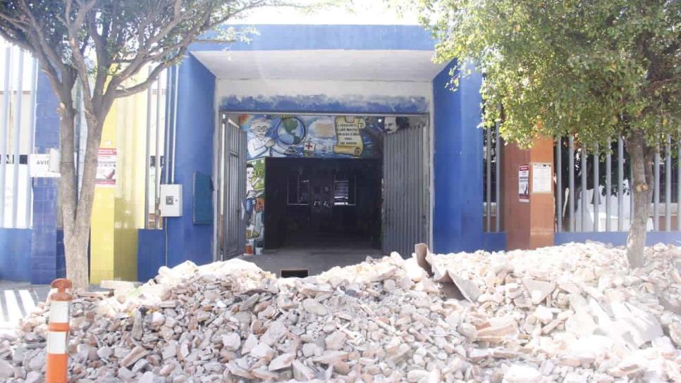 SEPyC atiende derrumbe en escuela de Villa Unión; prevé la construcción de un nuevo plantel