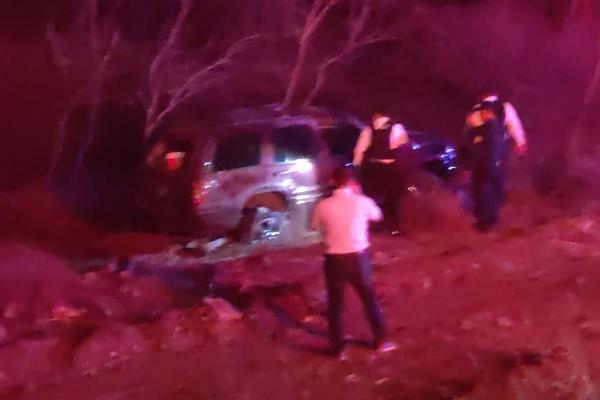 Sujeto ebrio provoca volcadura sobre la carretera Guamúchil-Mocorito